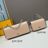 В комплекте с коробкой и официальным сайтом, новейшая сумка First Sight от FENDI