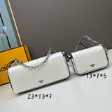 В комплекте с коробкой и официальным сайтом, новейшая сумка First Sight от FENDI