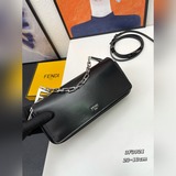 В комплекте с коробкой и официальным сайтом, новейшая сумка First Sight от FENDI