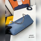 В комплекте с коробкой и официальным сайтом, новейшая сумка First Sight от FENDI