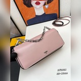 В комплекте с коробкой и официальным сайтом, новейшая сумка First Sight от FENDI