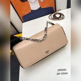 В комплекте с коробкой и официальным сайтом, новейшая сумка First Sight от FENDI