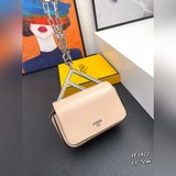 В комплекте с упаковочной коробкой. Новейшая модель First Nano на официальном са