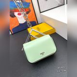 В комплекте с упаковочной коробкой. Новейшая модель First Nano на официальном са