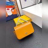 В комплекте с упаковочной коробкой. Новейшая модель First Nano на официальном са