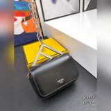 В комплекте с упаковочной коробкой. Новейшая модель First Nano на официальном са