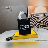 【Комплект】 Новейшая сумка Sunshine Mini Tote от FENDI на официальном сайте в соч