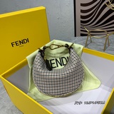 Цепочка 30 мм. Официальный сайт. Новейшая модель FENDI ra hy с узором «тысяча пт
