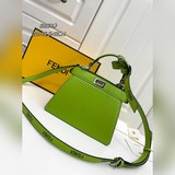 В комплекте с коробкой, сумка FENDI с логотипом eekaboo ISeeU, небольшая и очаро