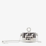 В комплекте с сумкой Fendi Nano Baguette из натурального рафии, подвеска в виде 