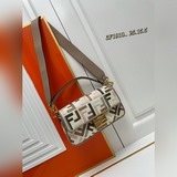 Новейшая сумка Fendi Baguette с вышивкой 2023 года. Эта сумка Fendi Baguette, бе