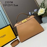 Fendi  Eekaboo Isseeu Большая сумка в форме кошки из кожи бычка с отделкой по бо