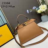 FENDI  eekaboo ISeeU сумка в форме кошки из кожи, украшенная классическими элеме