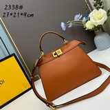 FENDI  eekaboo ISeeU сумка в форме кошки из кожи, украшенная классическими элеме