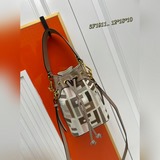 Сумка Fendi Double F Bucket станет самой популярной моделью маленькой сумки этог