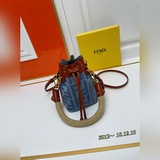 Fendi Mon Tresor мини-сумка из светло-синего денима с вышитым логотипом FF, свет