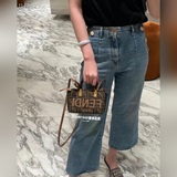 Fendi By the way мини-сумочка с узором в стиле «олд-скул» от Fendi. Очаровательн