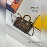 Fendi By the way мини-сумочка с узором в стиле «олд-скул» от Fendi. Очаровательн