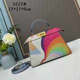 Маленькая сумка 430 FENDI, новейшая модная иллюстрация с официального сайта.  ee