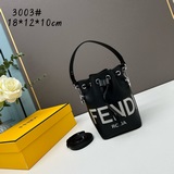 Fendi Mon Tresor маленькая сумка-баке, изготовлена из кожи быка, украшена белым 