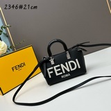 Мини-сумка Fendi By The Way Boston из черной кожи с тисненым логотипом F.