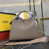 FENDI эксклюзивно представляет новую сумку в форме котенка! Новая осенне-зимняя 