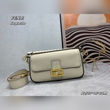 Средняя сумка Fendi Baguette, кашево-коричневая кожа Cuoio Romano.