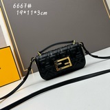 Fendi Baguette Кожаный чехол для мобильного телефона через плечо. Чехол для смар