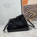 С цепочкой Сумка Fendi First, подходит для повседневного ношения, из коричневой 