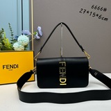 В комплекте с коробкой, оригинальная сумка Fendi Baguette последней модели, с кр