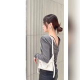 Новая модель 2023 года от Givenchy *Voyou – небольшая сумка под мышку. Новейшая 