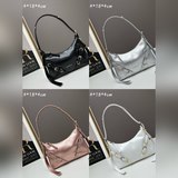 Новая модель 2023 года от Givenchy *Voyou – небольшая сумка под мышку. Новейшая 