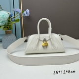 Givenchy Новая модель SS23 мини-сумка Antigona Stretch из гладкой кожи · Ant.
