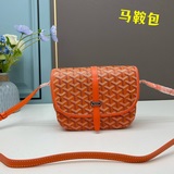 Goyard - Новая сумка в форме седла. Логотип Goyard в этом году стал очень популя