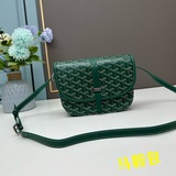 Goyard - Новая сумка в форме седла. Логотип Goyard в этом году стал очень популя