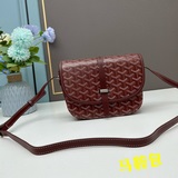 Goyard - Новая сумка в форме седла. Логотип Goyard в этом году стал очень популя