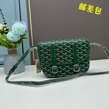 Goyard | Классическая сумка Goyard в стиле почтальона. Логотип Goyard в этом год