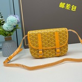 Goyard | Классическая сумка Goyard в стиле почтальона. Логотип Goyard в этом год