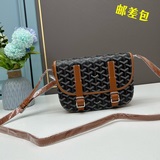 Goyard | Классическая сумка Goyard в стиле почтальона. Логотип Goyard в этом год