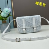 Goyard | Классическая сумка Goyard в стиле почтальона. Логотип Goyard в этом год