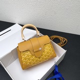 Оригинальный товар из фирменного магазина — сумка Goyard mini Saigon, символизир