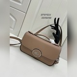 Новая небольшая сумка  [В комплекте подарочная коробка] Сумка с клапаном, аналог