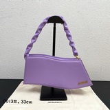 Сумка Jacquemus* New LeVague с волнистыми боковыми частями. Уникальный дизайн су