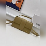 Сумка Jacquemus* с коробкой. Уникальный дизайн сумки, модный и милый при ношении