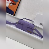 【Комплектация】 Маленькая сумка Jacquemus с откидной крышкой — структурированная 