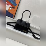 В комплекте с коробкой (размер) Жакмус, красная сумка из гладкой кожи, которую л