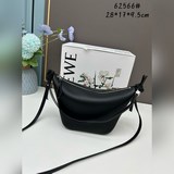 Кожаная сумка — 【новый】 Новая модель сумки в наличии. Размер： 28-17-9,5 см.