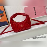5BC125： Новая мини-сумка MiuWander от MiuMiu, изготовлена из импортной кожи ягне
