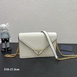 Новая сумка через плечо 1BD318#. Эта сумка через плечо с откидной крышкой изгото
