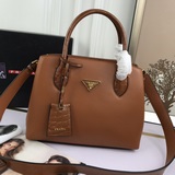 Новинка на официальном сайте, популярная во всем мире, модель Prada 2023 года. А